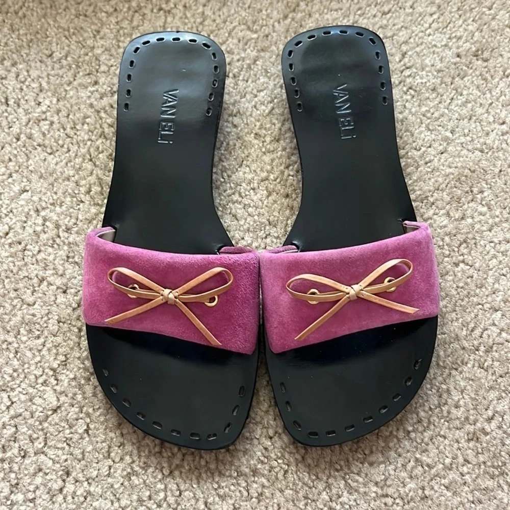 Vaneli fuchsia suede